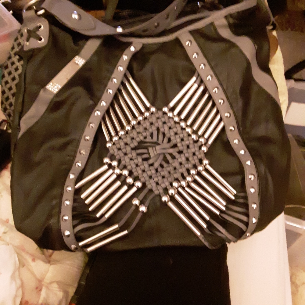 Womans Handbag - Picture 3 of 4